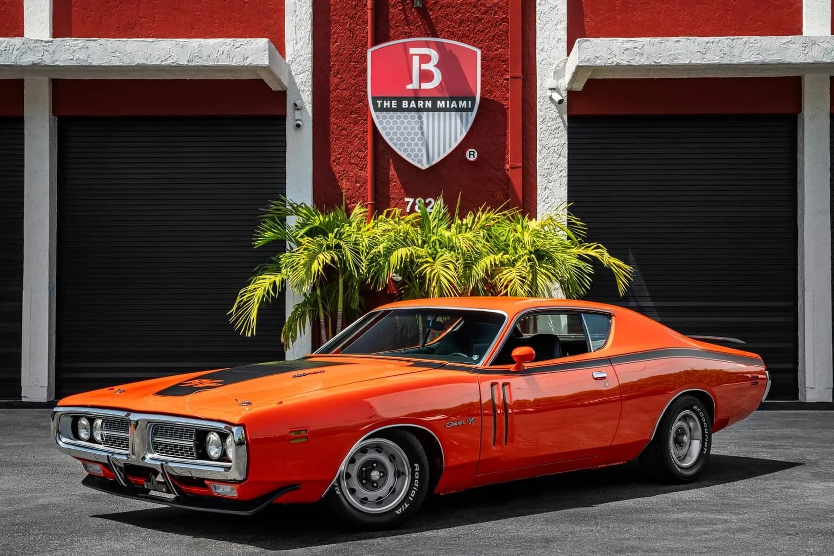 426 Hemi–Powered 1971 Dodge Charger Hardtop — comparable sale photo