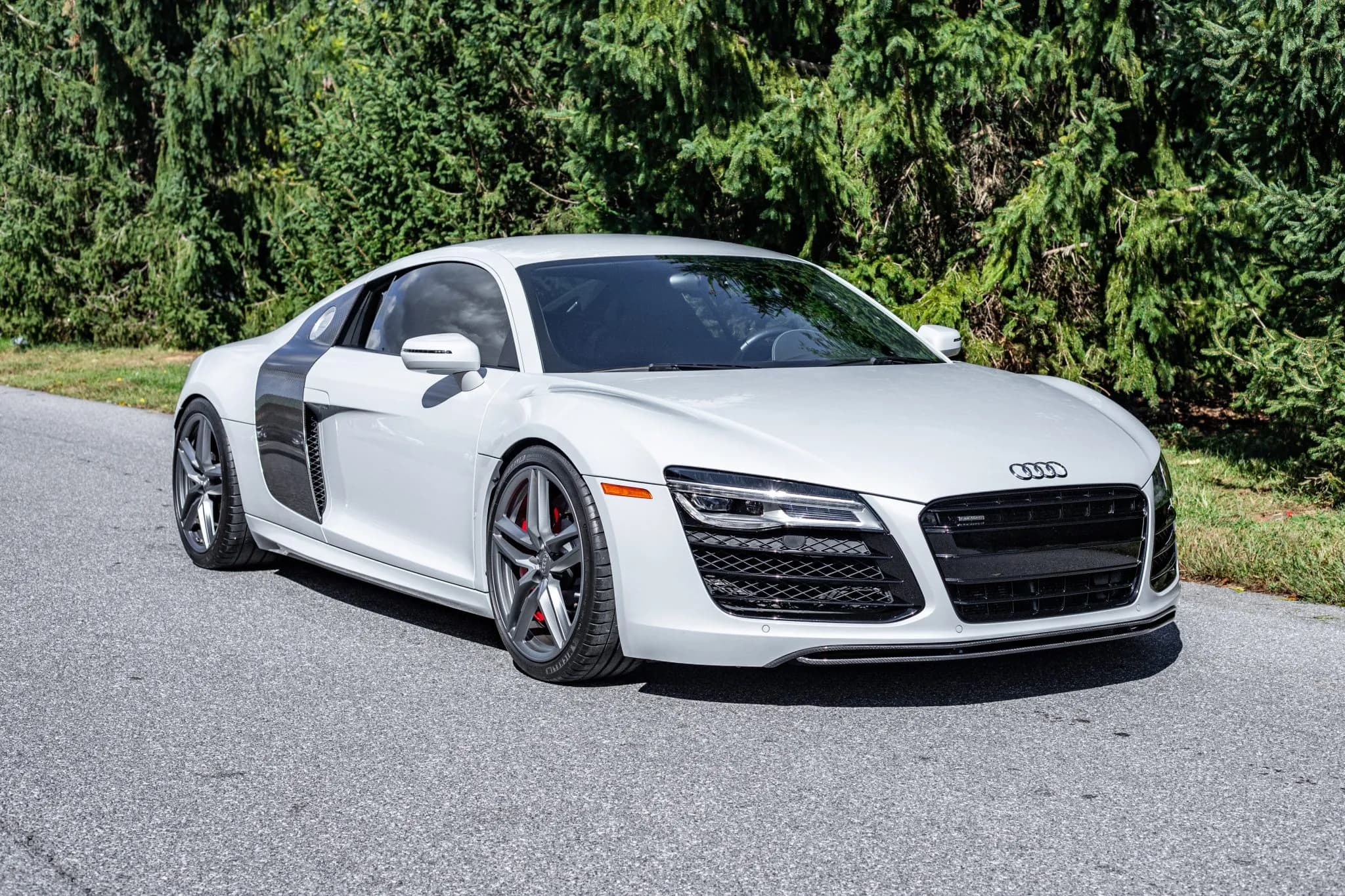 28k-MIle 2015 Audi R8 6-Speed — comparable sale photo