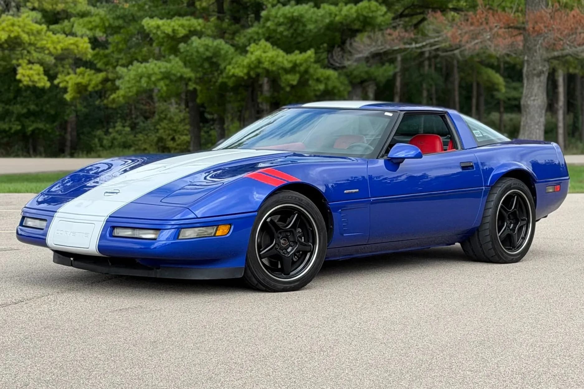 25k-Mile 1996 Chevrolet Corvette Grand Sport Coupe Z51 — comparable sale photo