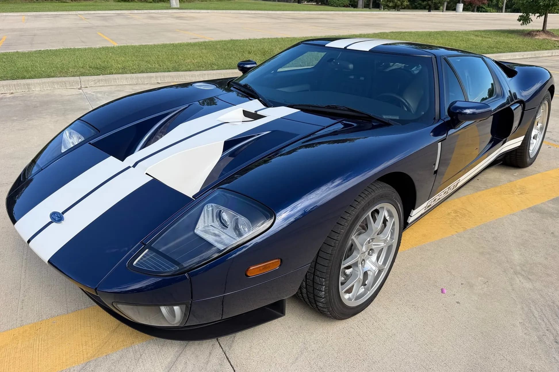 5k-Mile 2005 Ford GT