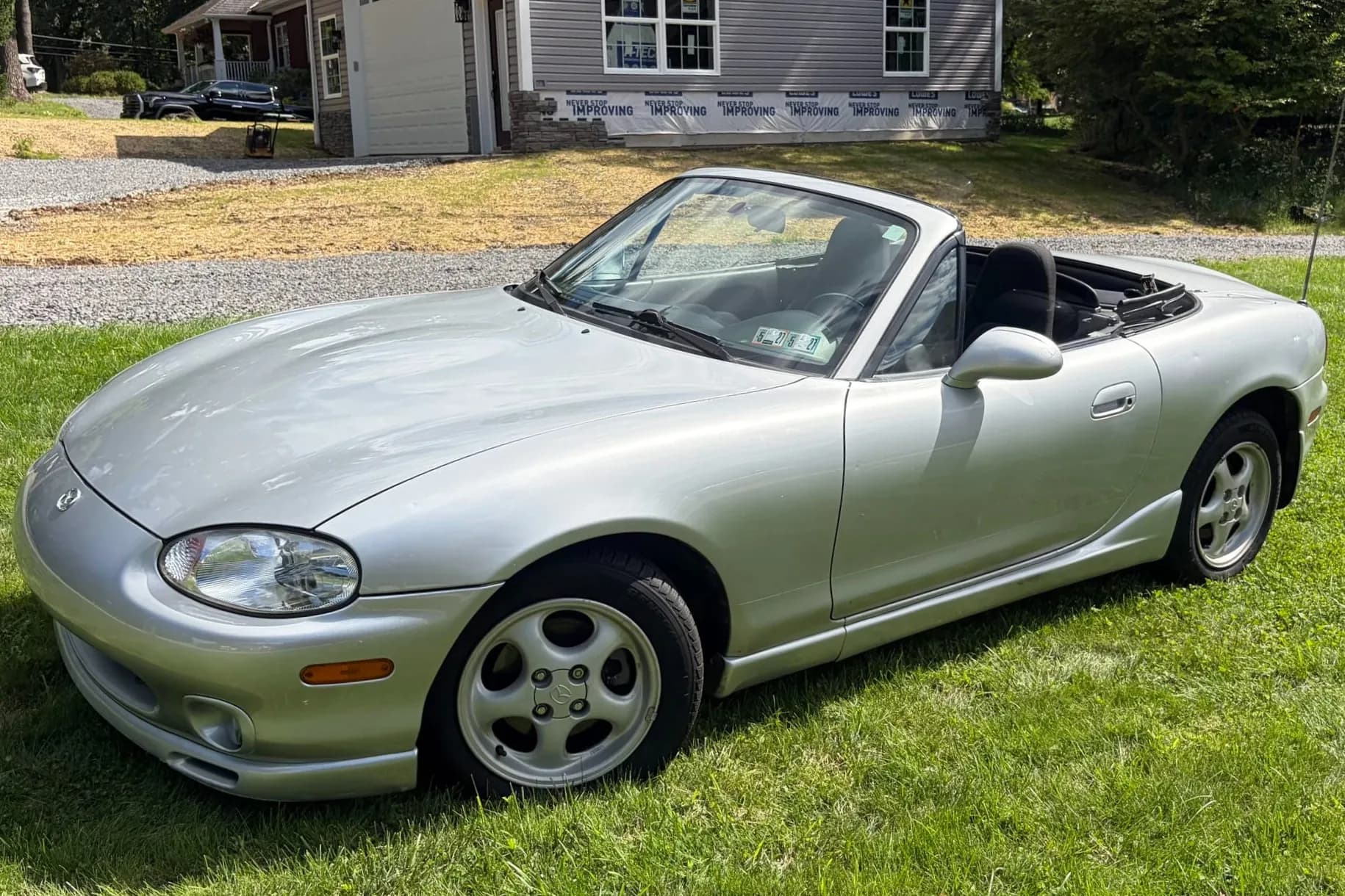 2000 Mazda MX-5 Miata 5-Speed — comparable sale photo